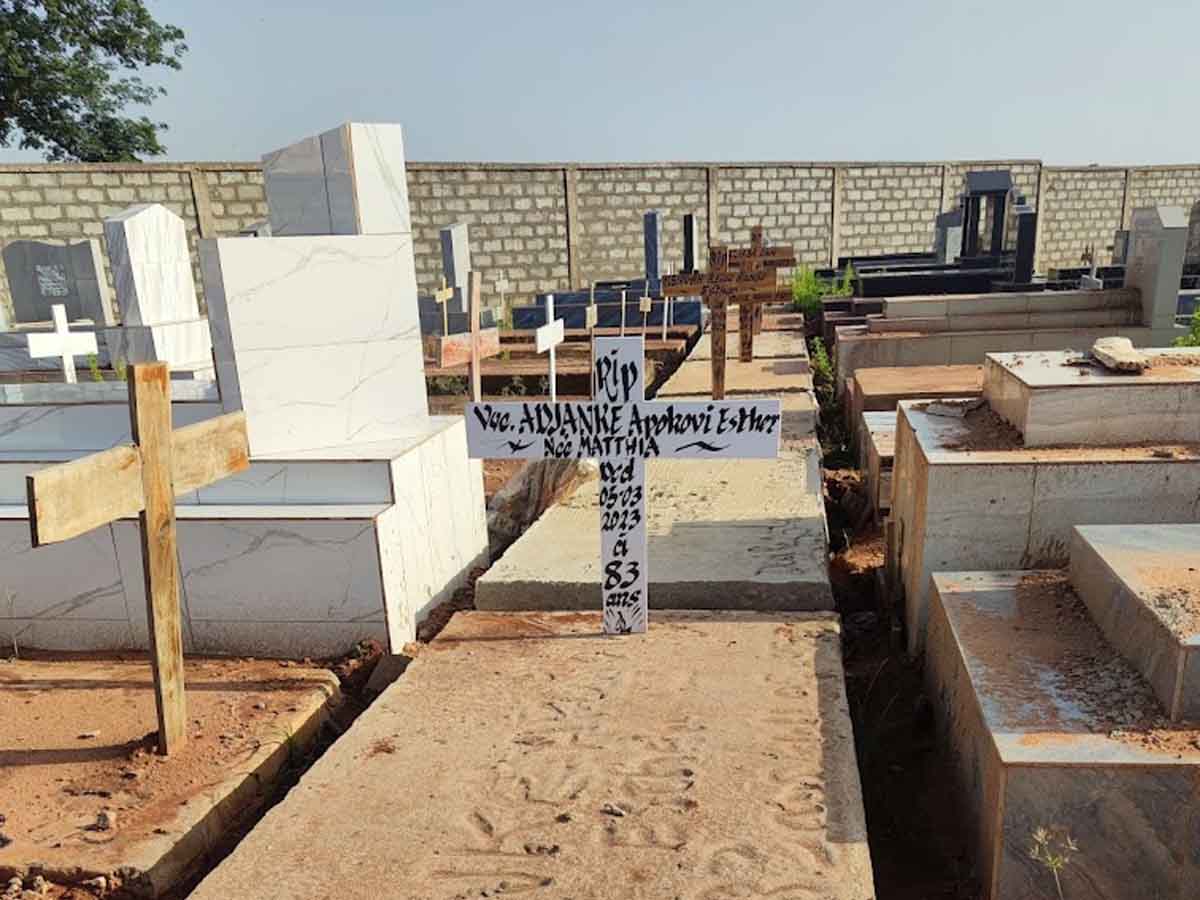 Profanation de tombes au Togo : enquête ouverte après vol de restes humains