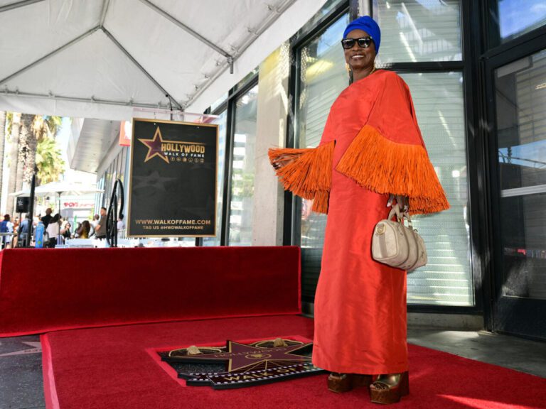 Angélique Kidjo obtient sa première étoile sur le Walk of Fame d’Hollywood